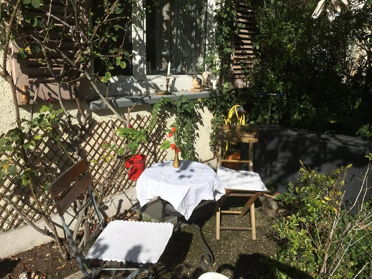 Vintage-Mansarde Uber Wilden Garten Stuttgart Homestay